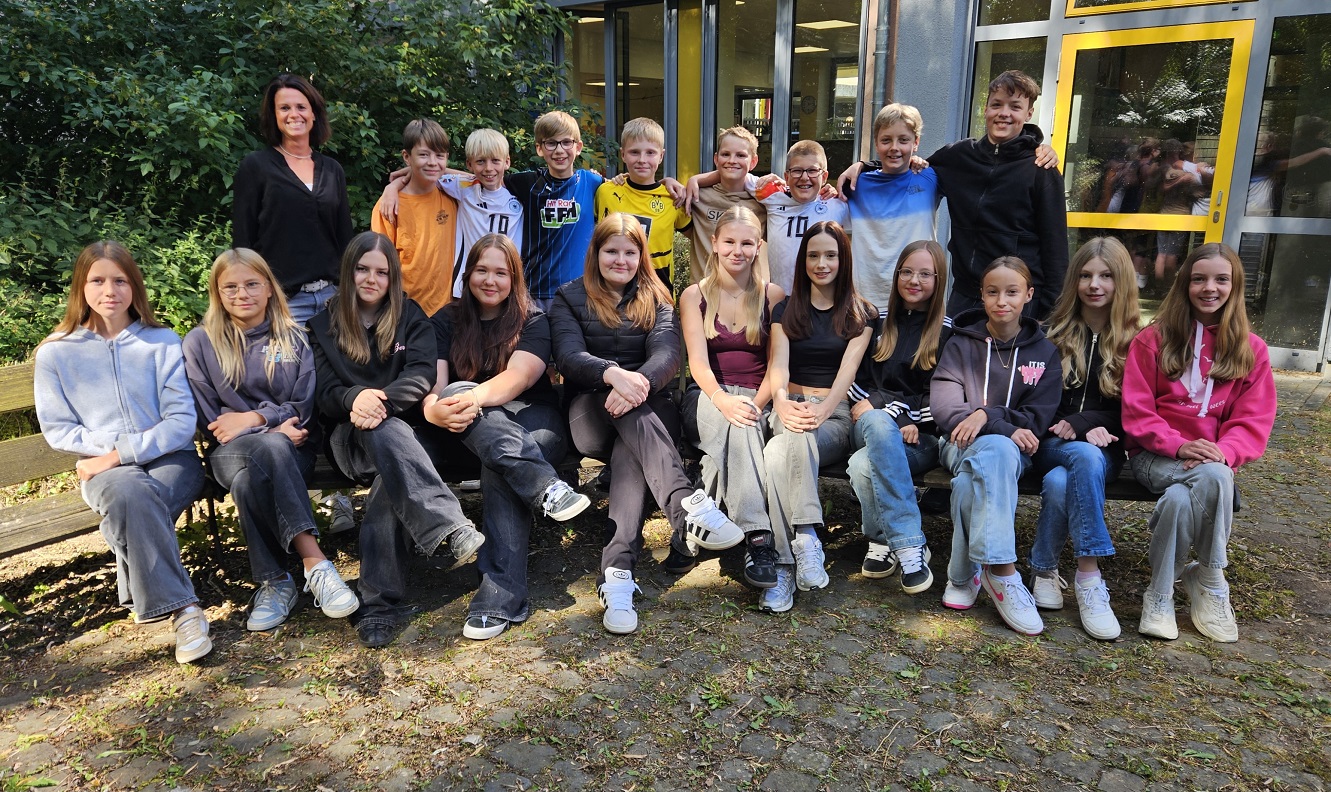 Die Klasse R7a mit Frau Thomas